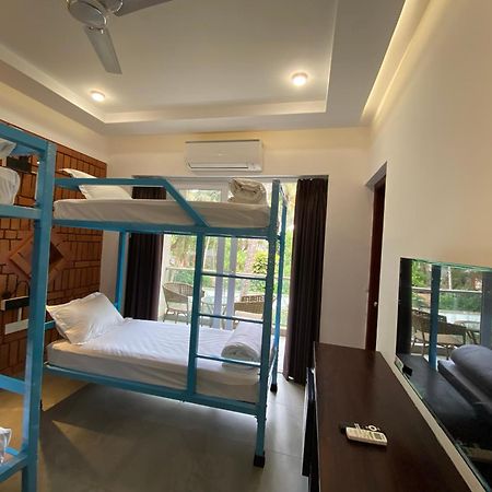 Downtown Hostels - อันจูนา ภายนอก รูปภาพ