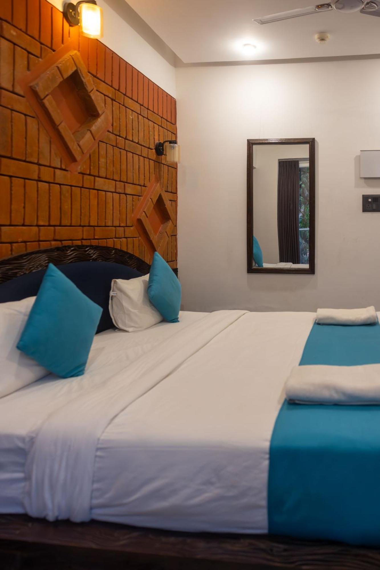 Downtown Hostels - อันจูนา ภายนอก รูปภาพ