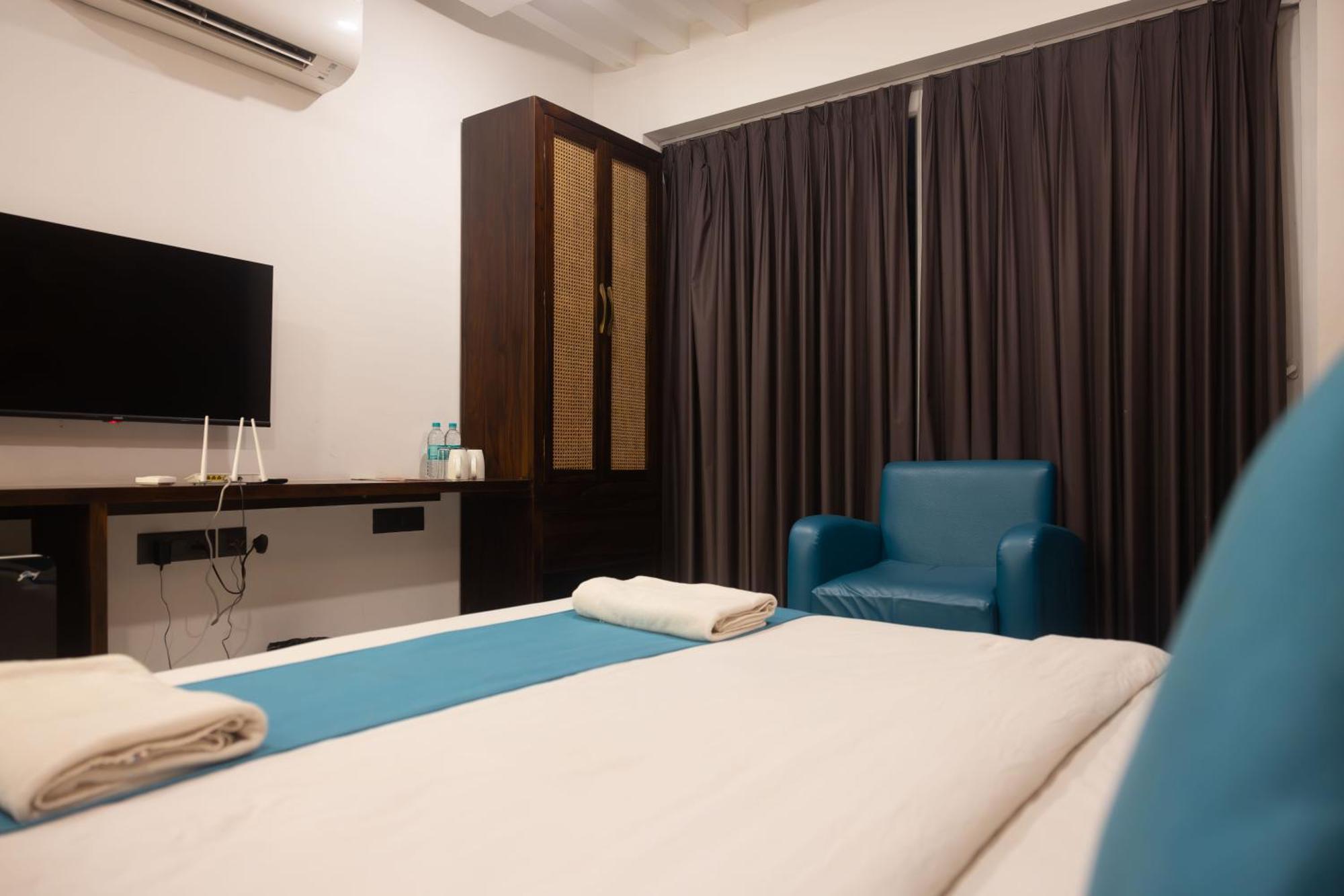Downtown Hostels - อันจูนา ภายนอก รูปภาพ