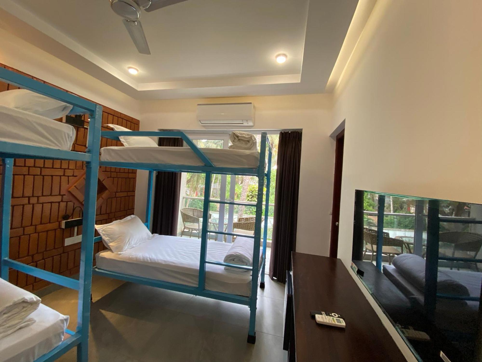 Downtown Hostels - อันจูนา ภายนอก รูปภาพ