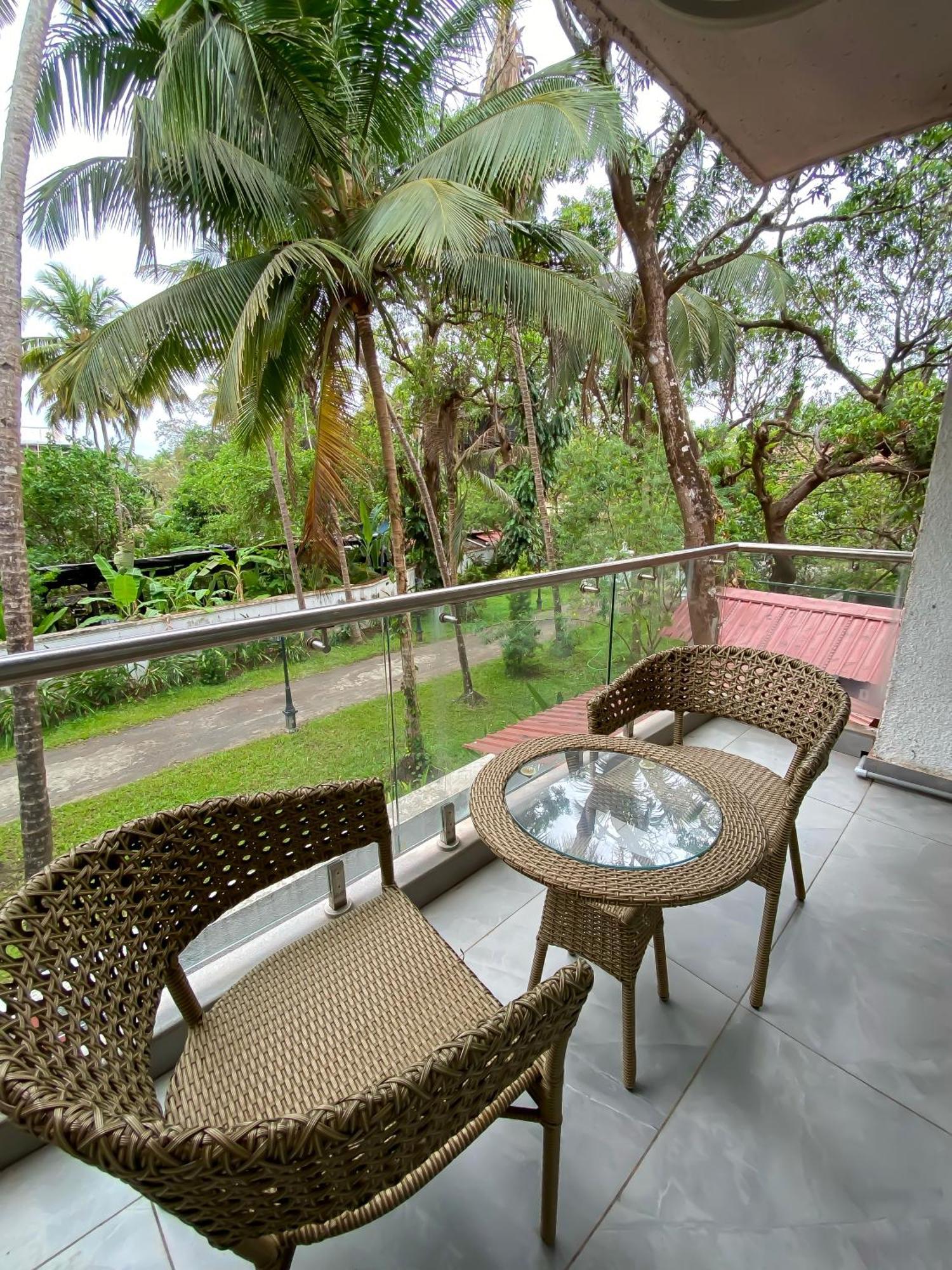 Downtown Hostels - อันจูนา ภายนอก รูปภาพ