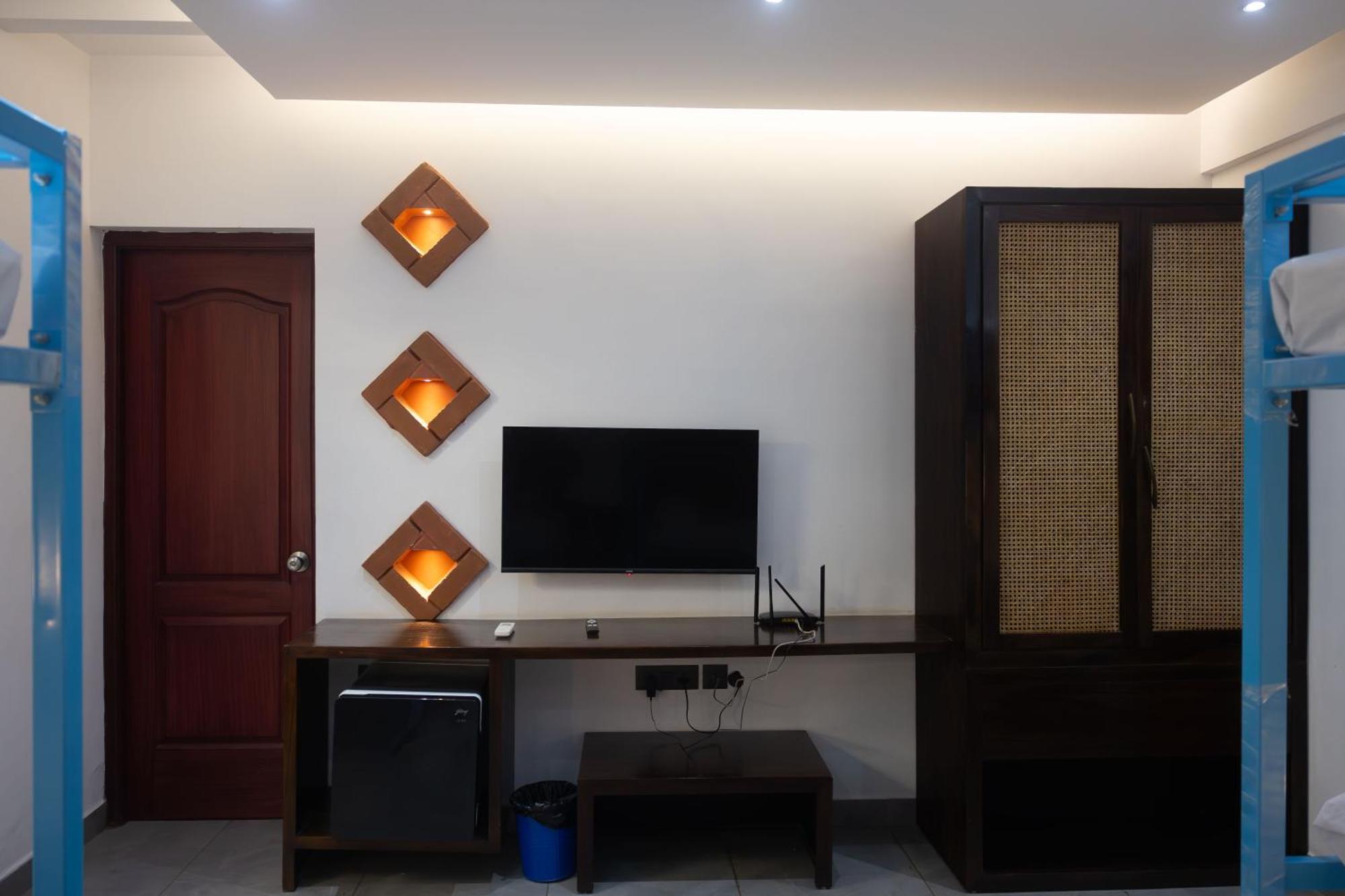 Downtown Hostels - อันจูนา ภายนอก รูปภาพ