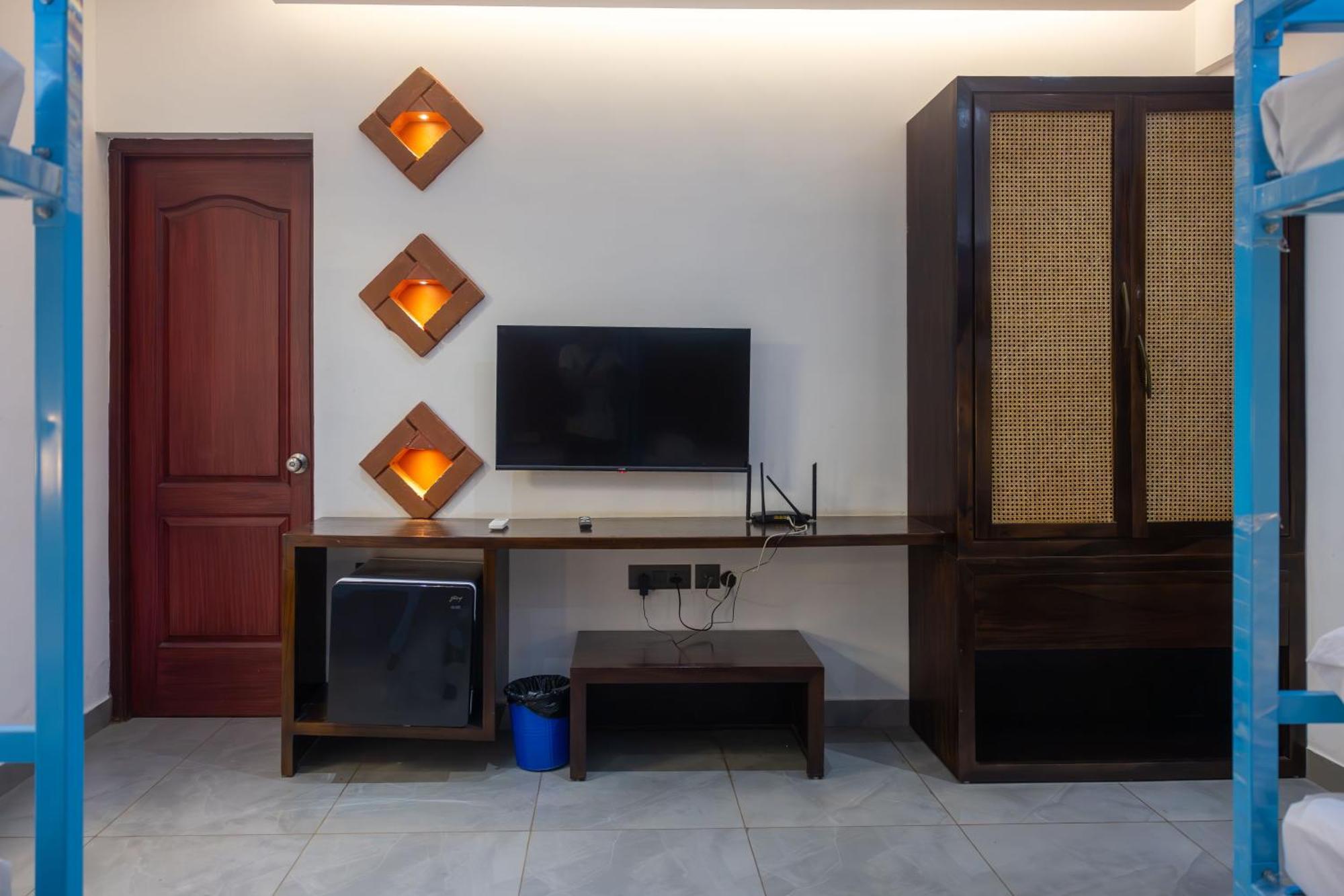 Downtown Hostels - อันจูนา ภายนอก รูปภาพ